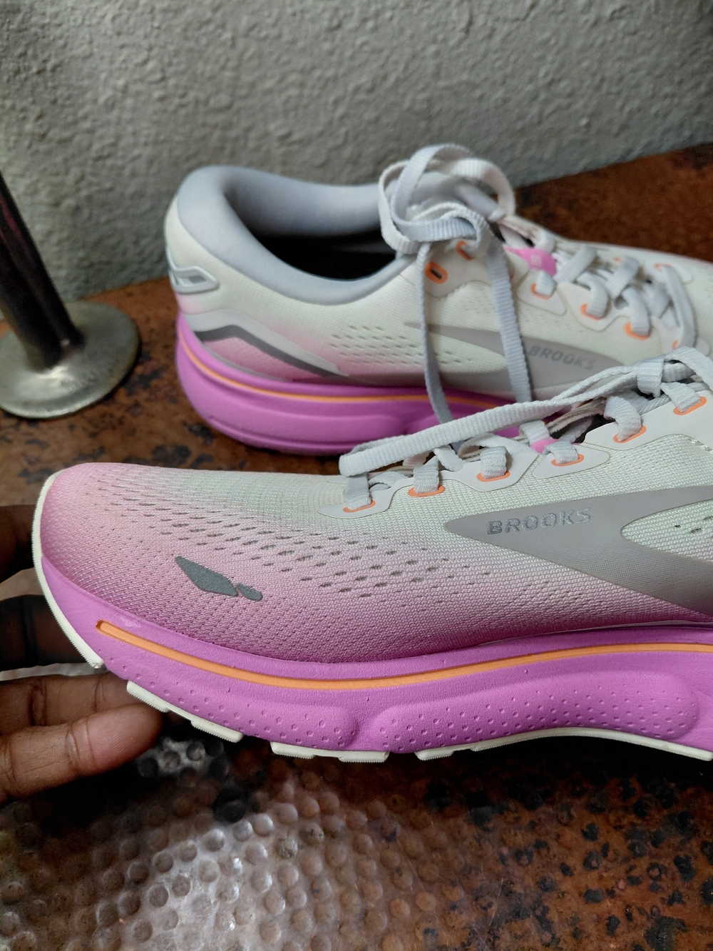 Brooks Sz. 10.5 Grey/Coconut/Fuchsia Ghost 15 Running Shoe - Picture 12 of 16